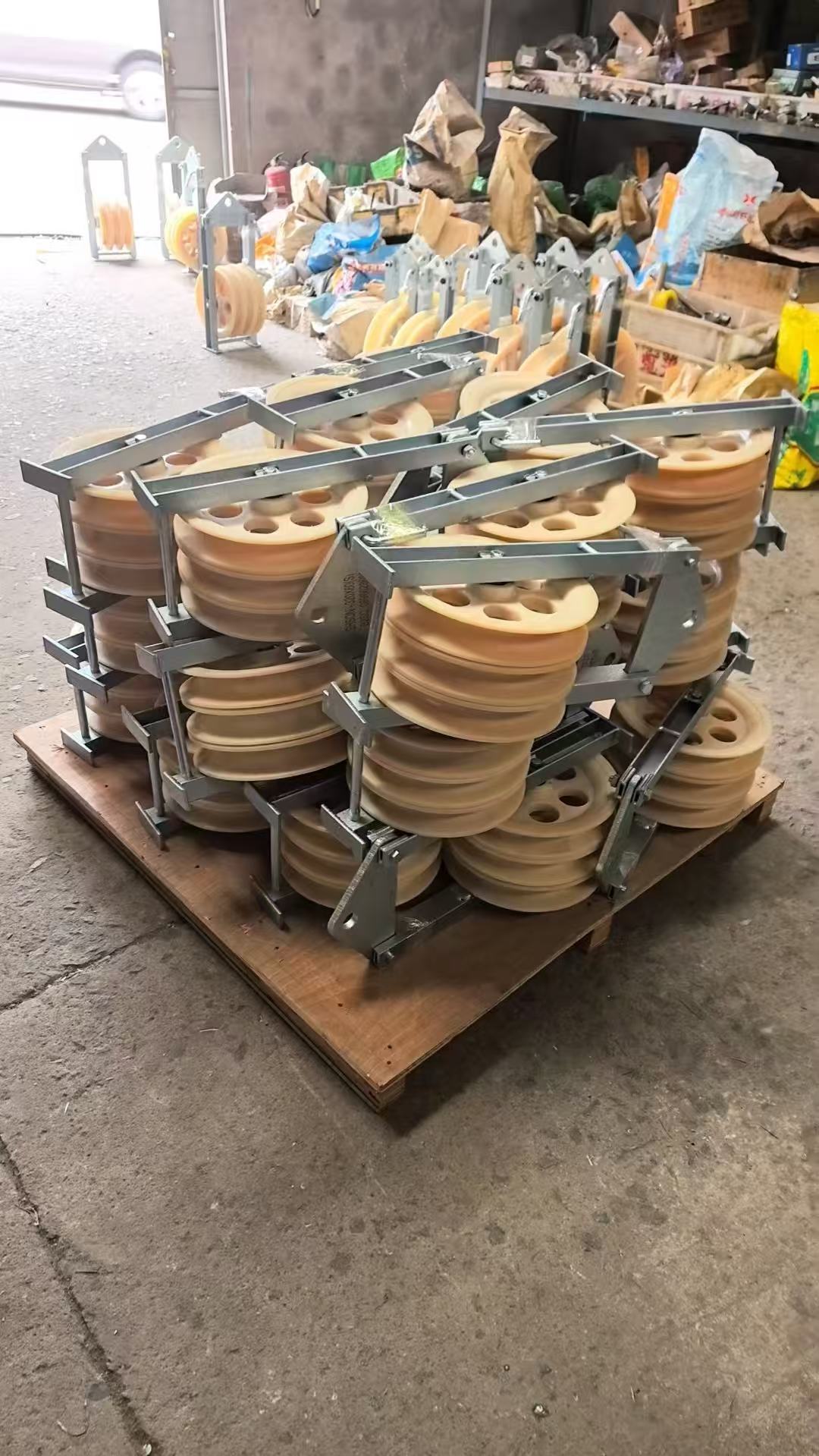 Blog công ty mới nhất về Làm thế nào để chọn đúng sợi dây thép chống xoắn cho các dự án đường truyền