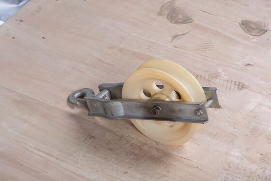 Mua Hooke Type Cable Roller Stringing Pulley with 15KN Rated Load 200*60 Nylon Wheel for Overhead Cable Pulling online manufacture