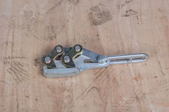 Mua Clamp căng dây đất bền cho 50-70mm2 với Capacity tải 20-30 kN và Khóa Cam nhanh online manufacture