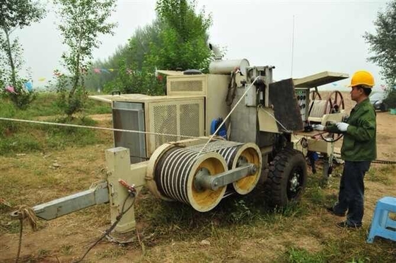 Dụng cụ xâu dây truyền động Máy kéo thủy lực 250KN Bộ kéo dây dẫn với động cơ Diesel Cummins 261KW