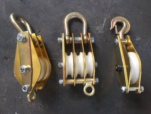 Ròng rọc cáp thép bằng hợp kim nhôm với bánh xe nylon và thiết kế mở bên để nâng hạ hạng nặng