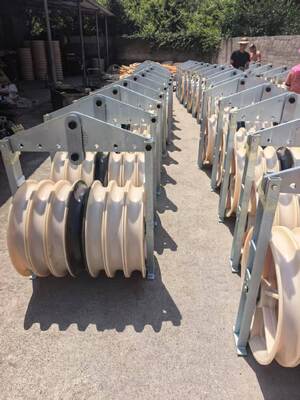 508?? 916mm Chiều kính lớn 20?? 150kN Năng lượng định số 7 sợi MC Các khối dây nylon để kéo cáp đường truyền